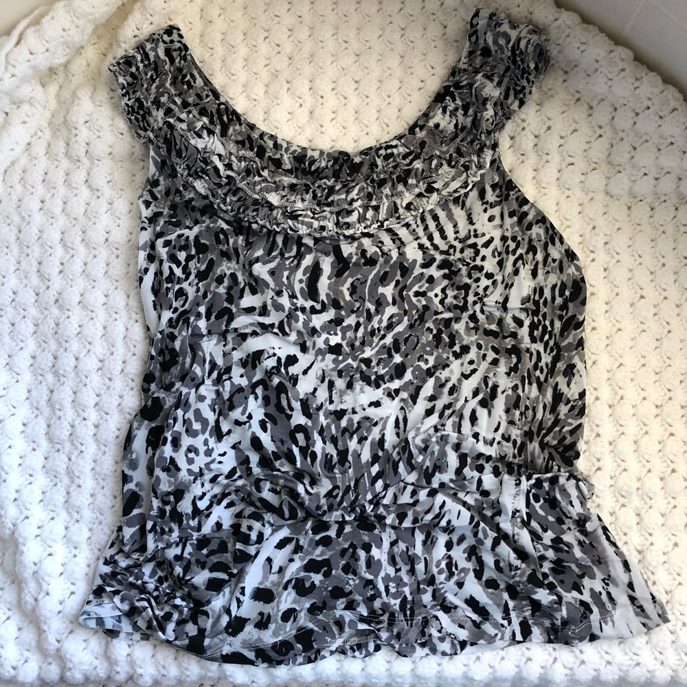New York and Company Size L Black & White Top